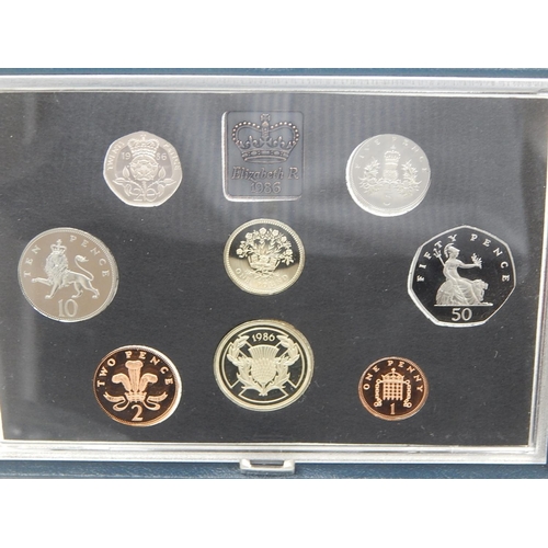 40 - UK Proof Sets 1977, 1980, 1981, 1986, 1991 De-Luxe, 2008 De-Luxe all brilliant, about as struck, and... 