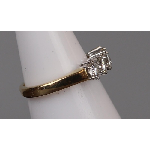 32 - 18ct gold 5 stone diamond ring - Size L