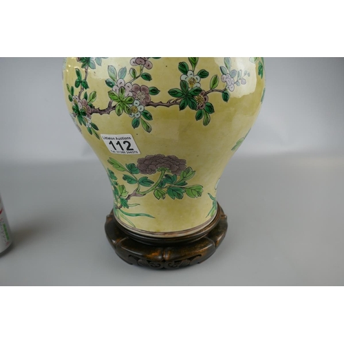 112 - Early Oriental ginger jar on wooden display stand - Approx. H: 42cm