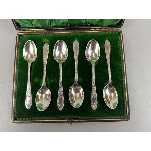 30 - Hallmarked silver teaspoons in box