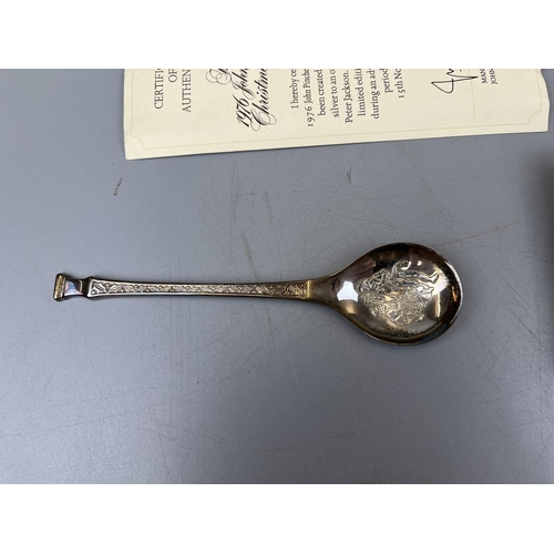 6 - 6 hallmarked silver Christmas spoons - Approx. weight 180g