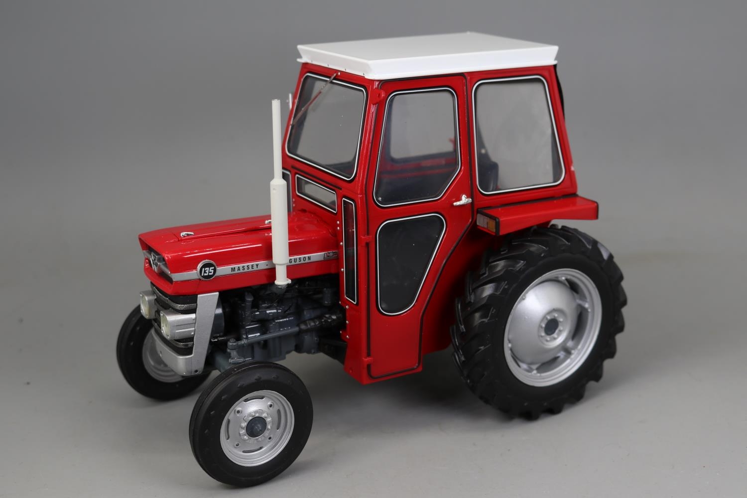 A Universal Hobbies Massey Ferguson 135 In Original Box 1 16 Scale