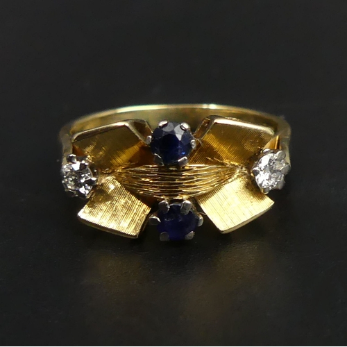 12a - Stylish 18 carat gold Sapphire & Diamond ring, 4.4 grams. Size M, 8.8 mm wide. UK Postage £12.