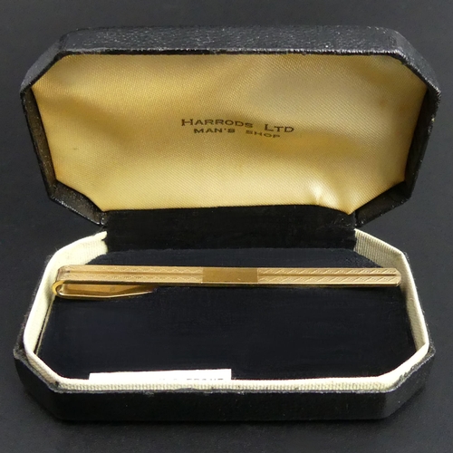 35 - Vintage 9 carat gold back and front tie clip, 7 grams. 69 mm long. UK Postage £12.