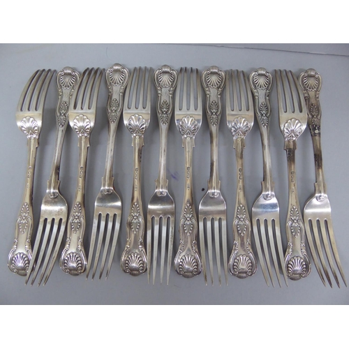 12 - Set of twelve fiddle, thread and shell pattern table forks - London 1899 - 40 ozt - maker GD / DF