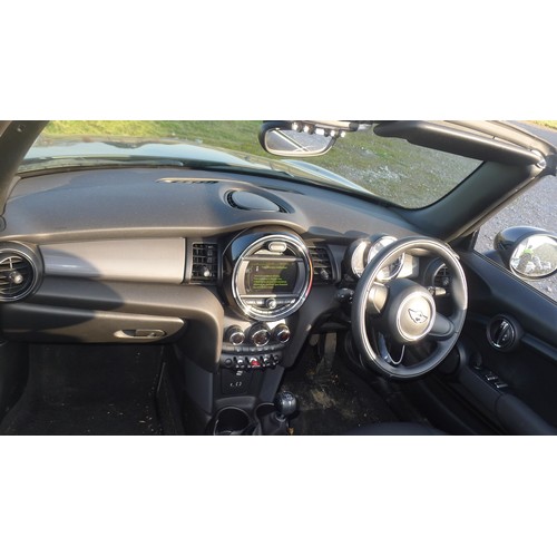 5440 - Mini Cooper Convertible 1.5 2DR, Black, Euro6, Reg LC17 NZR  28/04/2017,  6spd Manual Petrol 1499cc ... 