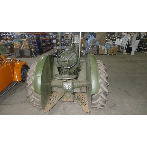 763 - Standard Fordson Tractor, reg. MEW 690. petrol / TVO, Chassis no 818120, original green colour, Old ... 