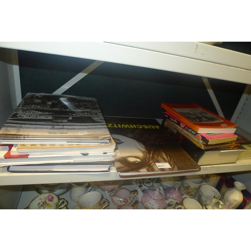 2017 - Small quantity of miscellaneous interesting books (one shelf)
