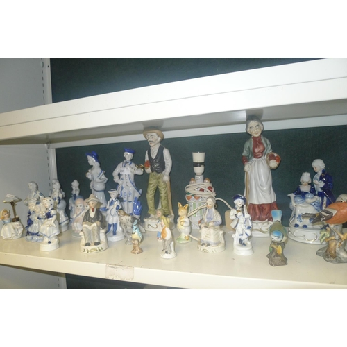 2041 - A quantity of miscellaneous decorative blue and white figurines, various other figurines and small o... 