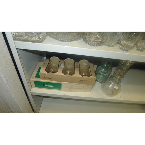 2024 - A large quantity of miscellaneous glassware and drinking glasses etc (4 shelves)