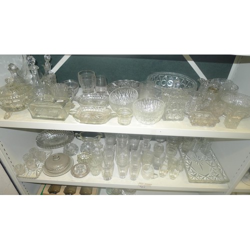2024 - A large quantity of miscellaneous glassware and drinking glasses etc (4 shelves)