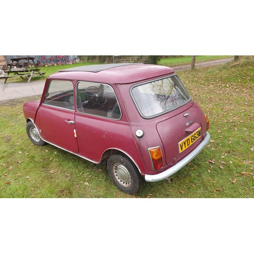 11 - Morris Mini 1000 2 dr Saloon, Red, reg: VYD 663M, 1st Reg 01/03/1974.. 998 cc petrol 4 speed. Mileag... 