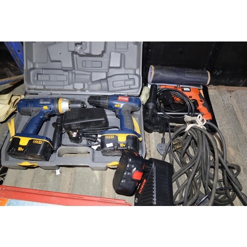 2004 - A quantity of various tools including an AEG jigsaw, a Ryobi cordless drill set etc. Contents of hal... 