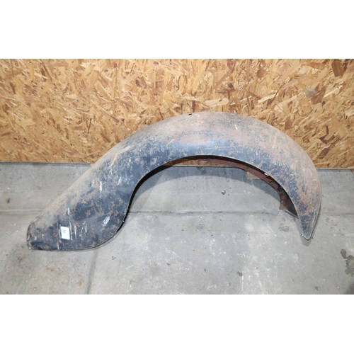 38 - 1 vintage front right wing to fit a MG model Y