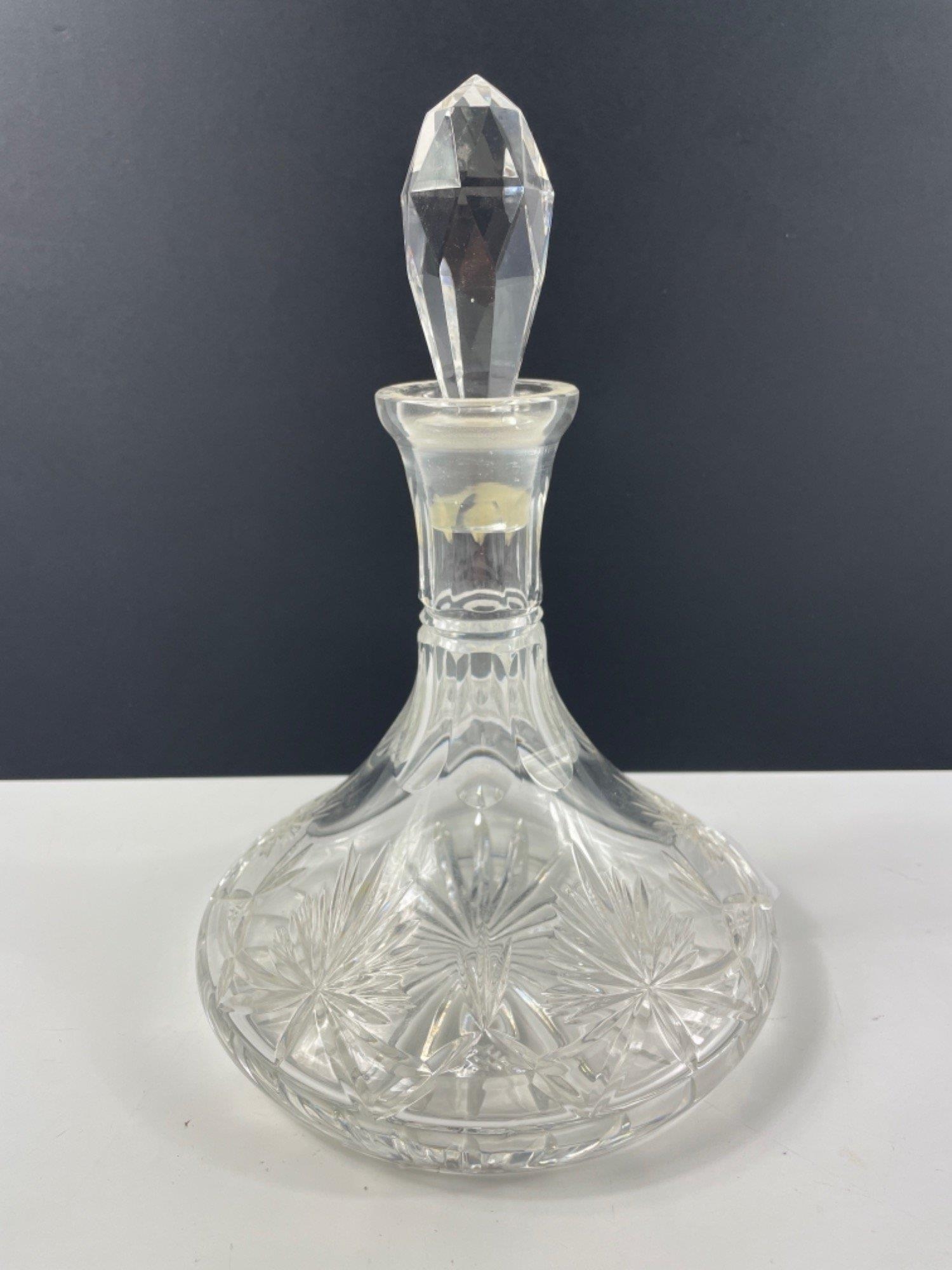 An EDINBURGH crystal SHIP'S DECANTER base diameter 18cm, height (with stopper) approx 28cm345