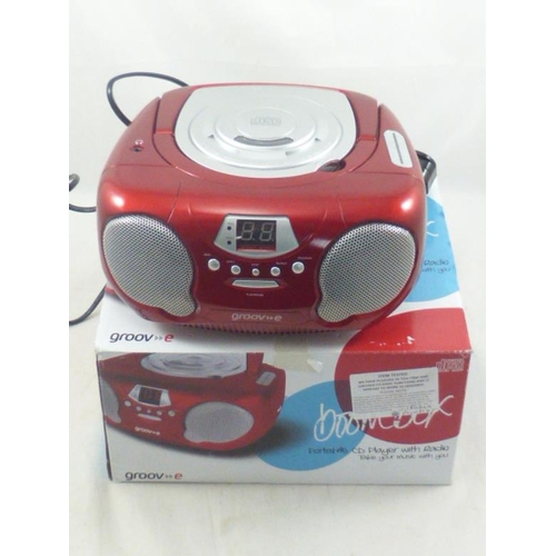 Groove Boom box portable CD/Radio Player (CD as found)