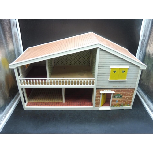 caroline's home dolls house