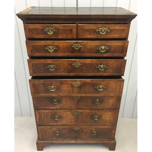 52 - A stunning, Mahogany Chest on Chest.
The upper enclosing two narrow and three graduated drawers with... 