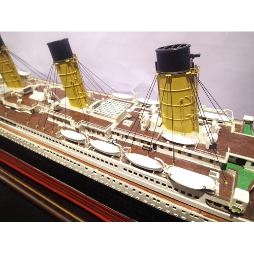 Mantua Models kit built RMS Titanic, fitted with radio control ...