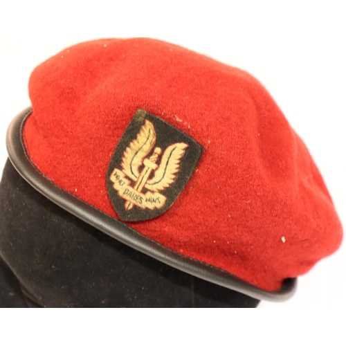 sas red beret