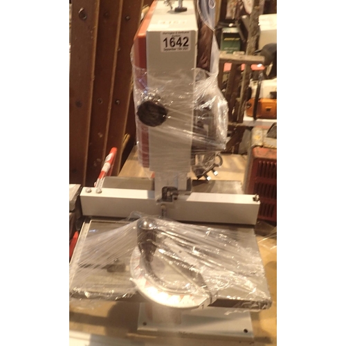 Axminster Hobby Series bench top bandsaw with additional bla... Barnebys