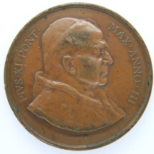 3044 - 1925 bronze Papal medal for Pope Pius XI. P&P Group 1 (£14+VAT for the first lot and £1+VAT for subs... 