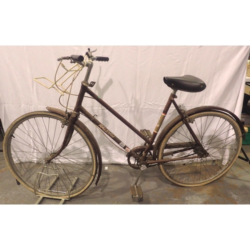 1006 - Vintage three speed Sturmy Archer geared ladies Raleigh bike. Not available for in-house P&P, contac... 