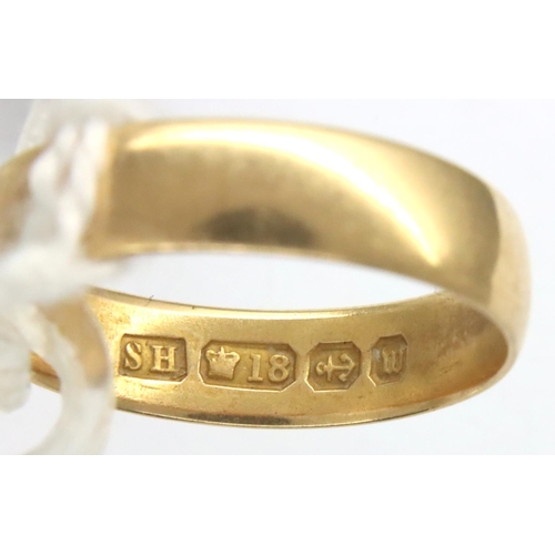 19 - 18ct gold wedding band, size O, 2.7g. P&P Group 1 (£14+VAT for the first lot and £1+VAT for subseque... 