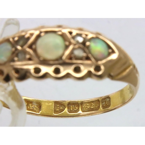 56 - 15ct gold opal set ring, size O, 1.8g. Good condition, hallmarks clear, no visible damage, ring is p... 