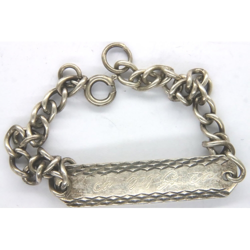 57 - White metal ID bracelet with inscription, L: 18 cm, 7g. P&P Group 1 (£14+VAT for the first lot and £... 
