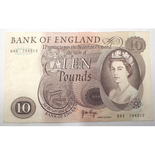 3007B - Page ten pound note of Elizabeth II, B84 744312 in good condition. P&P Group 1 (£14+VAT for the firs... 