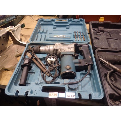 Makita 230v heavy duty hammer drill. Not available for inho... Barnebys