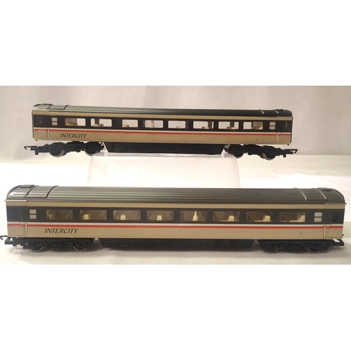 2016 - Two Hornby intercity coaches, both very good condition and unboxed. P&P Group 1 (£14+VAT for the fir... 