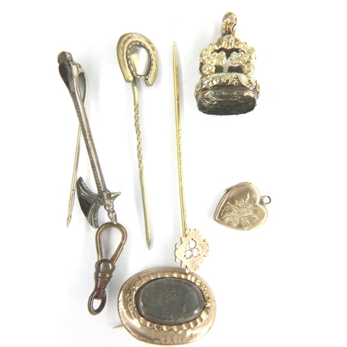 59 - Quantity of mixed jewellery to include a horseshoe stick pin brooch. P&P Group 2 (£18+VAT for the fi... 