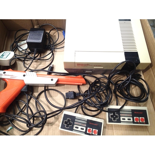 2148 - Nintendo Entertainment NES console with two controllers, zapper and power pack. P&P Group 1 (£14+VAT... 