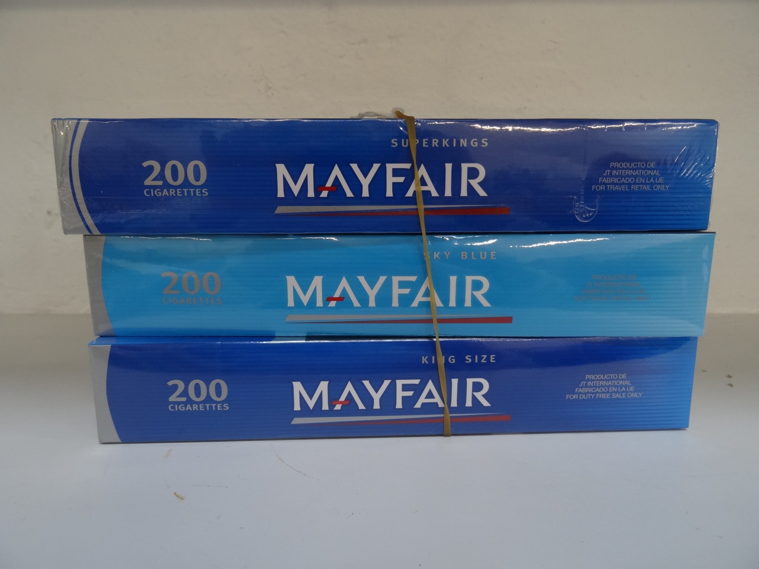Selection Of 600 Mayfair Cigarettes Comprising 200 X Superkings 200 X King Size And 200 X Sky Blue