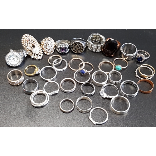33 - GOOD SELECTION OF SILVER AND OTHER RINGS
including a Masonic ring, one marked for the United States ... 