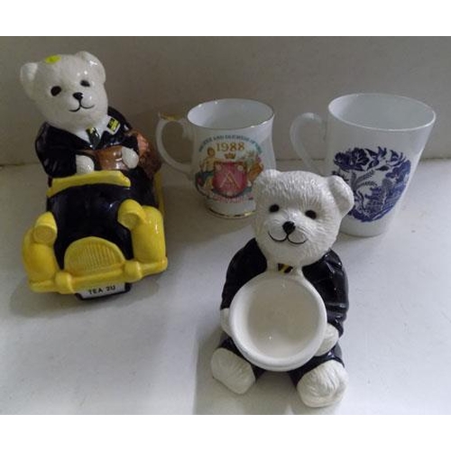 2 Wade Ringtons Bears Car Egg Cup And 2 Cups Ringtons