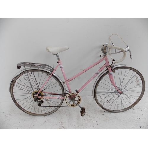 raleigh pink bike