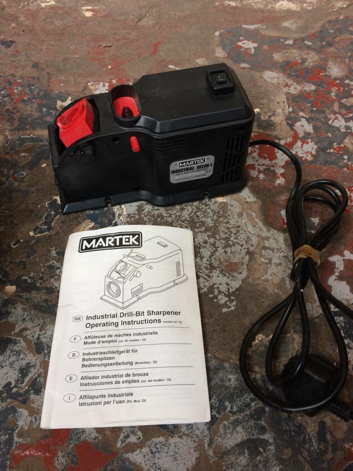 A BOXED MARTEK INDUSTRIAL DRILL BIT SHARPENER (W/O)