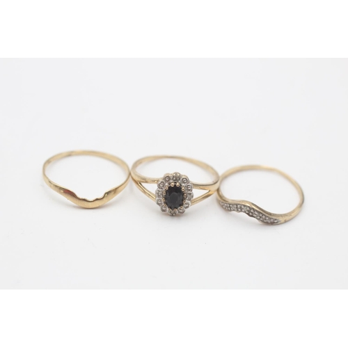 15 - A 9ct gold sapphire and diamond bridal ring set, size R - approx. gross weight 3.8 grams