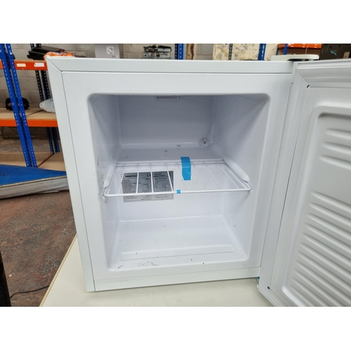 An Essentials CTF34W18 counter top freezer approx. 43cm wide x 50cm