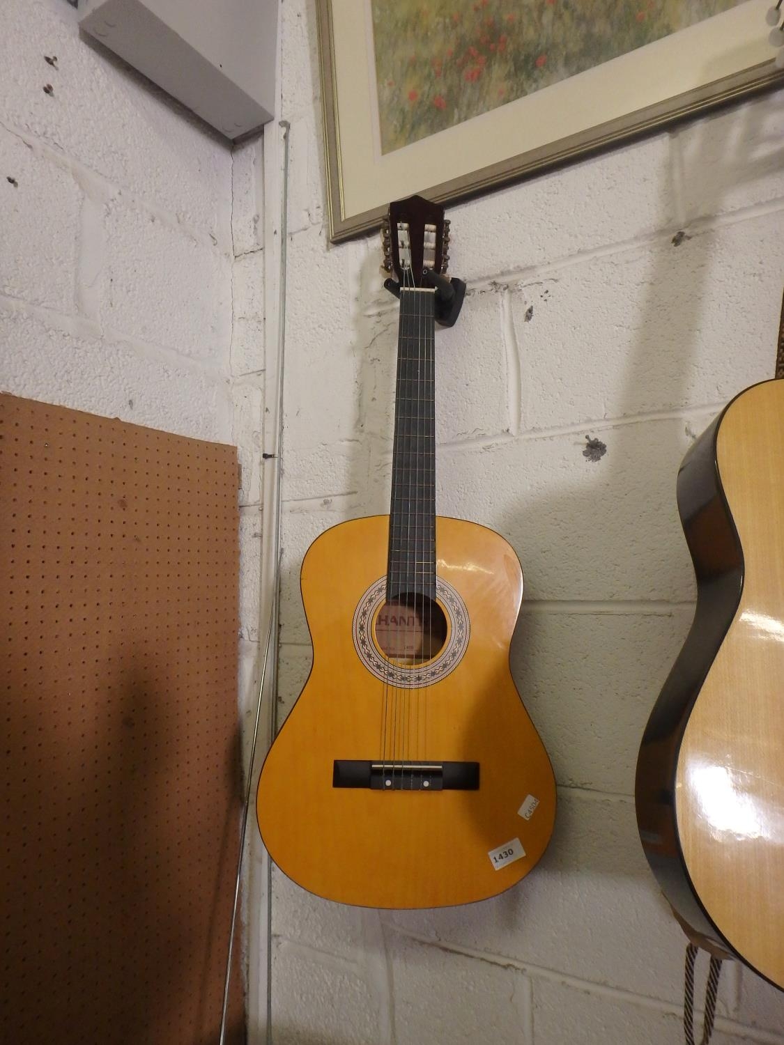 ACOUSTIC GUITAR