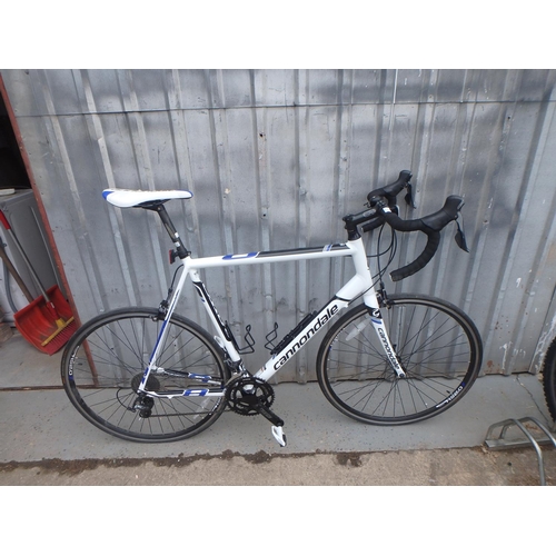 1 - CANNONDALE RACEING BIKE