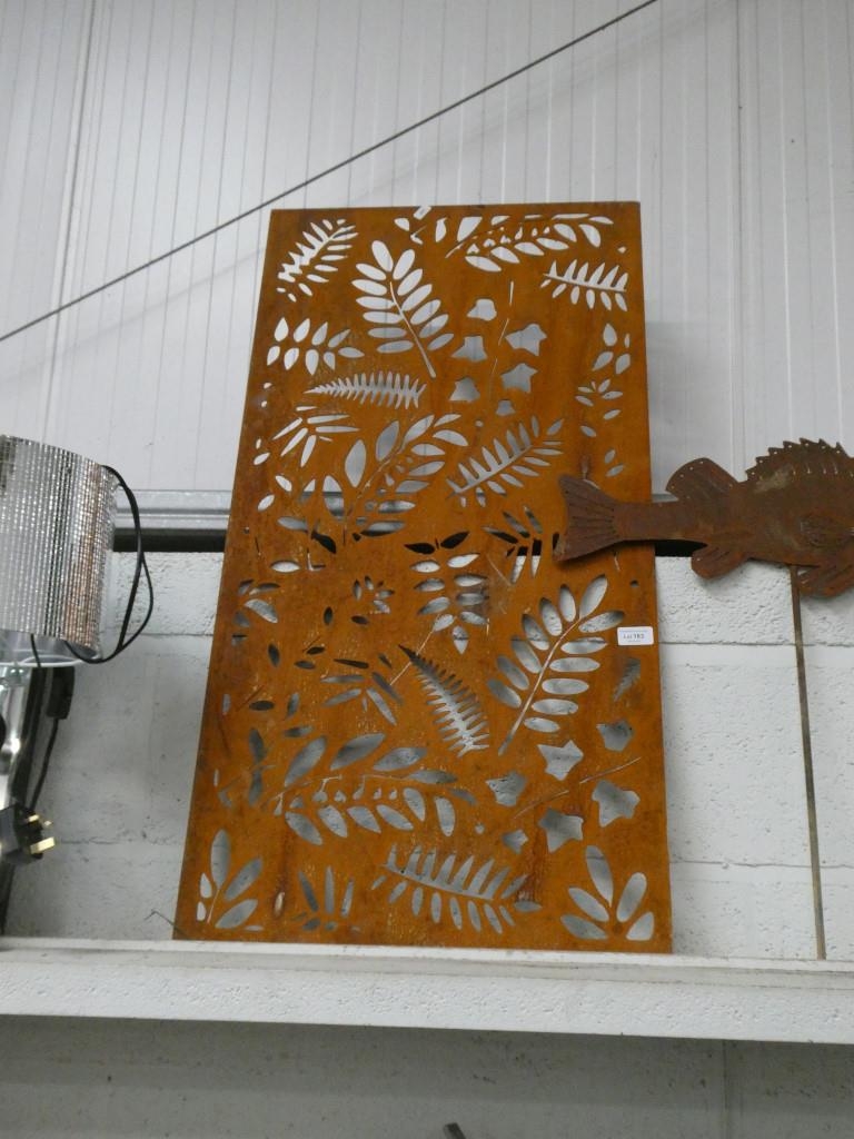 Metal wall plaque