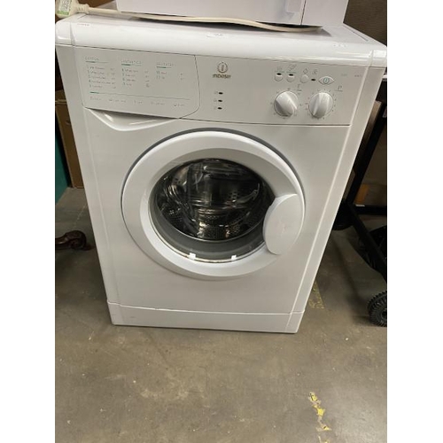 26 - Indesit 1100 spin washing machine WIB111 (84H 60W 55D cm)
