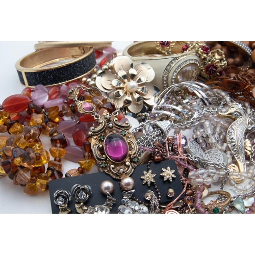 26 - Various Vintage, Costume and Other Assorted Jewellery, Quantity as Photographed