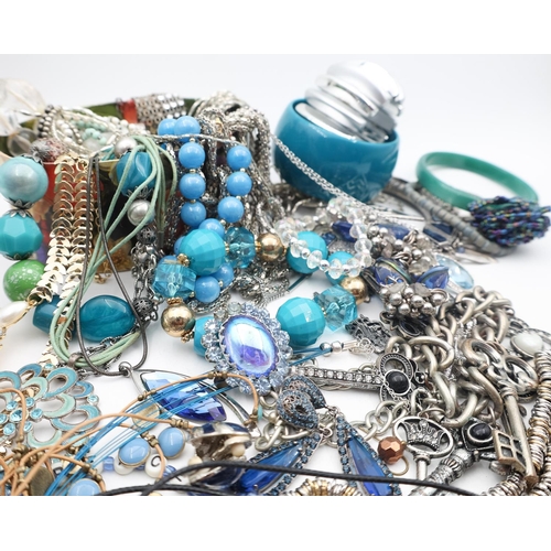34 - Various Vintage, Costume and Other Assorted Jewellery, Quantity as Photographed