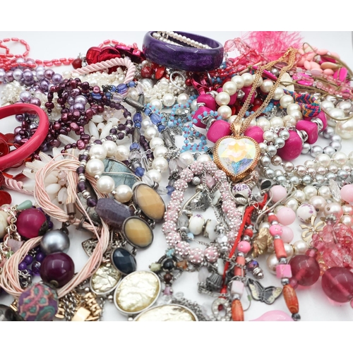36 - Various Vintage, Costume and Other Assorted Jewellery, Quantity as Photographed