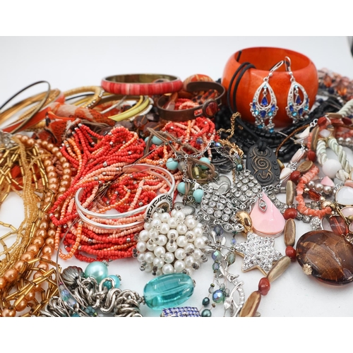 39 - Various Vintage, Costume and Other Assorted Jewellery, Quantity as Photographed